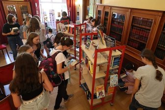 Lesehungrige eröffnen den diesjährigen Buchsommer - 