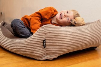 Leser helfen: Jakob aus Theuma verständigt sich auf seine eigene Art und Weise - Jakob liebt Wilma: Die niedliche Chihuahua-Hündin gehört zur Familie Schlosser dazu.