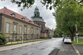 Lessingstraße in Zwickau: Sanierung beginnt am Montag - Darauf haben viele seit Langem gewartet: Die marode Lessingstraße wird saniert.