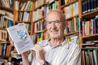 Lesung am Freitag in Mittweida: Erinnerungen an Pfarrer Christoph Körner - 2019 veröffentlichte Christoph Körner seine Autobiografie. Aus dem Werk des 2022 verstorbenen früheren Pfarrers von Mittweida liest jetzt seine Witwe. 
