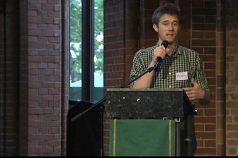 Lesung in Geringswalde: Die letzte Generation spricht - Henning Jeschke stellt als Mitautor eine Publikation in Geringswalde vor.