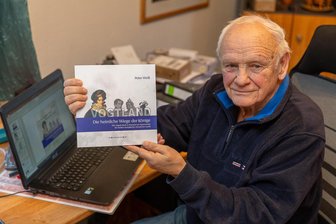 Lesung in Reichenbach „Vogtland – die heimliche Wiege der Könige“ - Peter Weiß mit seinem Buch „Vogtland - Die heimliche Wiege der Könige“.