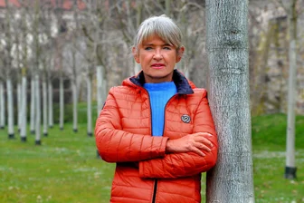 Lesung in Schneeberg: Bekannte Journalistin berichtet von unvergesslichen Erlebnissen - Am 13. Februar liest Journalistin Gabi Thieme in der Bibliothek Schneeberg aus ihrem neuesten Buch.
