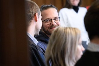 Lesung von Semsrott verlegt – OB weist Einflussnahme zurück - Der Autor und Aktivist Arne Semsrott wirft der Magdeburger Stadtverwaltung vor, seine Lesung in der Stadtbibliothek aus Angst vor Kritik der AfD verhindert zu haben. (Archivbild)