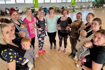 Let's Dance in Aue mit dem Baby: Mama schwitzt - Liebling schläft - Diese elf jungen oder werdenden Muttis nehmen am aktuellen Kurs von Mawiba in Aue teil. Egal ob aus Aue, Lößnitz oder Schwarzenberg, sie kommen und freuen sich auf die Stunde.