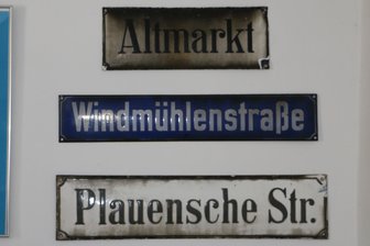 Letzte Chance: Gefragte Ausstellung in Pausa am Mittwoch nochmals zu sehen - Alte Straßenschilder aus Pausa.