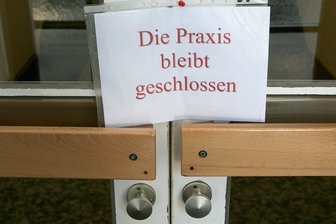 Letzte Hausarztpraxis in Hohndorf schließt - und kein Nachfolger in Sicht - In Hohndorf schließt im Herbst die letzte Hausarztpraxis (Symbolbild). Ein Nachfolger ist nicht in Sicht - und auch in den umliegenden Gemeinden gibt es nicht ausreichend Allgemeinmediziner.