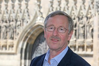 Letzte Orgelvesper im Kerzenschein: Zwickauer Dom steht kurz vor der Winterpause - Domkantor Henk Galenkamp lädt für Silvester zu Orgelvesper im Kerzenschein ein.