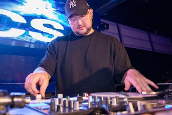 Letzte Party im Event Center Stollberg: „Uns bleibt jetzt nur noch die Dorfdisco“ - Dominic Weiß ist nicht nur Betriebsleiter der Location. Er legte in Stollberg auch selbst auf.