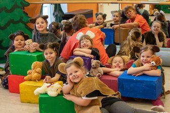 Letzte Proben für großen Familienfasching in Plauen - Die Jüngsten treten in diesem Jahr als Spielzeugbären im Programm auf.
