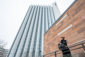 Letzter Check-in ins Congress-Hotel: Eine Nacht über den Dächern von Chemnitz - Schlafen in der 19. und frühstücken in der 26. Etage: In Chemnitz geht das nur im Congress-Hotel. Denise Märkisch buchte kurz vor dem Aus ein Zimmer.