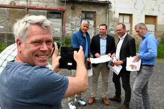 Letzter Hilferuf nach Dresden: Rochlitz und Colditz wollen wieder ans Gleisnetz - Mike Speer aus Rochlitz kam mit zum Bahnhof Colditz, um sich für die Reaktivierung der Bahnstrecke einzusetzen.