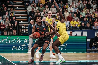 Letztes Aufgebot bricht im letzten Viertel ein: Niners Chemnitz verlieren Bundesligaspiel bei den EWE Baskets Oldenburg - Roman Bedime feierte in Oldenburg ein starkes Comeback bei den Niners Chemnitz.