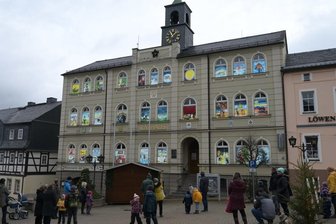 Letztes Fenster am Zwönitzer Adventskalender ist enthüllt - Das letzte der 24 Fenster ist enthüllt.