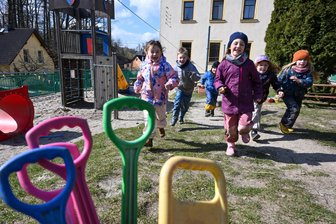 Lichtenau: Kitas sollen trotz weniger Kinder alle bestehen bleiben – erst einmal - Auch kleine Kitas wie hier die „Wichtelburg“ in Garnsdorf sollen vorerst bleiben.