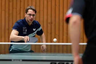 Lichtenauer Tischtennisspieler kehren als Tabellenführer beim Griechen ein - Domenik Feller vom Lichtenauer SC, hier beim Auswärtsspiel in Mittweida, gewann in Riesa je ein Doppel und ein Einzel.