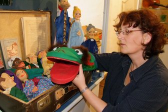 Lichtenstein: Die Geschichten der Puppen eines Wandervogels - Susann Gramm war schon 2009 von den Figuren der „Hohnsteiner Puppenbühne“ fasziniert.