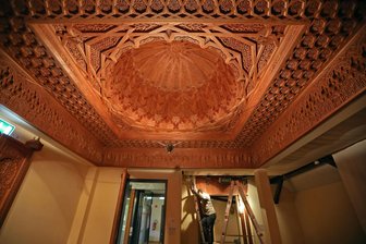 Lichtenstein/Mittweida: Daetz-Stiftung wird aufgelöst – was geschieht mit den Exponaten? - Die Marokkanische Kuppel aus Zederholz ist das letzte Relikt des Daetz-Centrums im heutigen Kulturpalais in Lichtenstein. Sie gehört der Daetz-Stiftung, die nun aufgelöst wird. Bis auf Weiteres soll sie bleiben, wo sie ist.