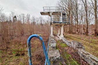 Lichtenstein: Stadtrat versenkt Naturbad-Projekt - So sieht das ehemalige Stadtbad in diesen Tagen aus - am Zustand wird sich in absehbarer Zeit wohl wenig ändern. Denn die Pläne für den Umbau zum Naturbad sind gescheitert.