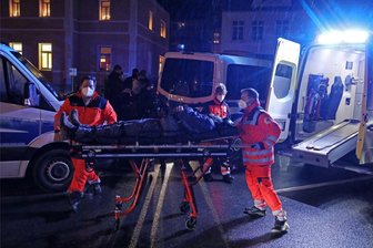 Lichtensteiner Demo-Krawalle: Schwerbehinderter scheitert mit Berufung - Für den „Mann in der blauen Jacke“ endete der Demo-Abend im Krankenhaus. Die Geldstrafe gegen ihn wurde am Mittwoch vom Landgericht Zwickau nur leicht abgemildert.