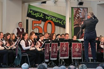 Lichtensteiner Musikverein feiert 60-Jähriges – doch gegründet wurde er in St. Egidien - „Musik verein(t)“ – das ist seit langem das Motto des Musikvereins Lichtenstein, hier beim Jubiläumskonzert 2016.