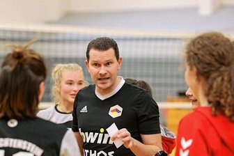 Lichtensteiner Volleyball-Knoten platzt - In den Vorwochen hatte Trainer Sascha Grieshammer nicht immer wie gewünscht Gehör bei seinen Schützlingen gefunden. Gegen Oberlosa fanden die Lichtensteinerinnen jedoch in die Erfolgsspur zurück.