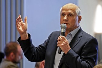 Lichtensteins Bürgermeister zum Zwist mit St. Egidien: „Wir brauchen Lösungen für die Firmen“ - Bürgermeister Jochen Fankhänel (Freie Wähler) bei einem Forum zum Naturbad: Die Entscheidung über das Projekt fällt wohl etwas später als erwartet.