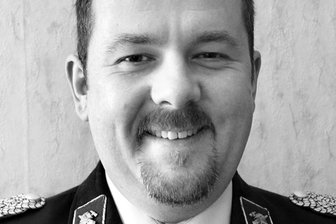 Lichtentanne: Feuerwehr in Westsachsen trauert um langjährigen Wehrleiter - Gemeindewehrleiter Jens Becher ist im Alter von 46 Jahren verstorben.