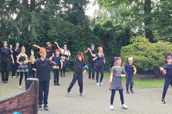 Lichtentanne: Kinderhaus Auryn setzt Segel für Piratenfest - Eine zünftige Piratenshow durfte zum Sommerfest nicht fehlen.
