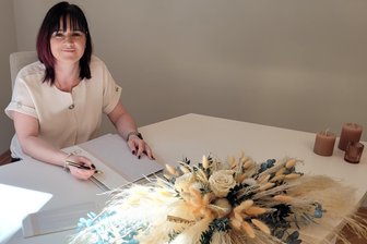 Lichtentanne: Susann Weinper ist die Dritte im Bunde, die Paare traut - Susann Weinper ist die neue von insgesamt drei Standesbeamtinnen.