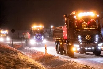 Lichterfahrt im Erzgebirge: Organisatorin erhält grünes Licht - Kürzlich fand die Annaberger Lichterfahrt statt, nach langem Hickhack. Jetzt gab es auch grünes Licht für die Oelsnitzer Lichterfahrt.