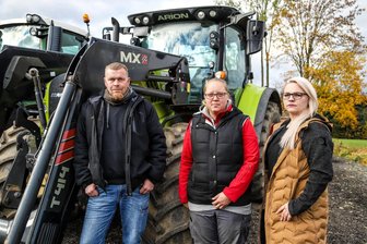 Lichterfahrt im Erzgebirge vor dem Aus? Mehr als 1600 Menschen haben bereits eine Online-Petition unterzeichnet - Ronny Ehrler, Maria Fischer und Susan Joost (von links), die Organisatoren von Lichterfahrten durchs Erzgebirge, kritisieren den steigenden bürokratischen Aufwand und die hohen Kosten für die Touren durch die Region. Sie verstehen nicht, warum diese Lichterfahrten nicht zu einer kleinen Tradition werden sollten.
