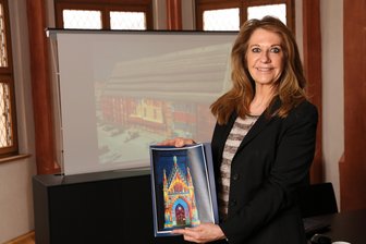 Lichterfestival zum Stadtjubiläum - Birgit Zander zeigte am Dienstag, wie Zwickau illuminiert werden soll.