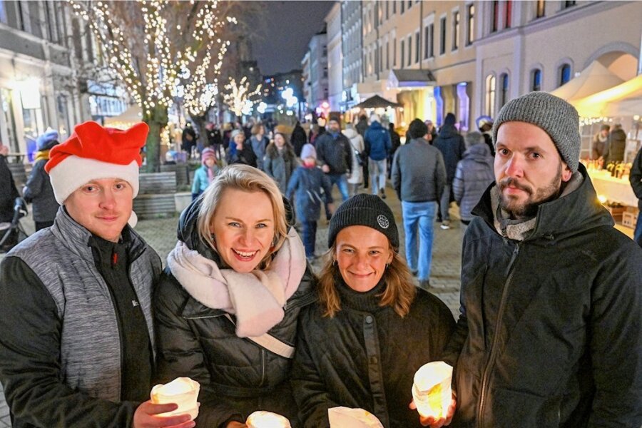 Lichterzauber auf dem Brühl in Chemnitz bringt Hoffnung - Das sind die Macher des neuen Brühlboulevard-Vereins: Andreas Radtke (von links), Kati Grundmann, Susann Heidler und Eric Heim. Der Weihnachtsmarkt war ihr erstes Projekt.