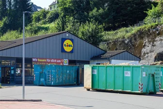 Lidl baut Supermarkt in Schneeberg um: So soll es dort weitergehen - Die Lidl-Filiale an der Kobaltstraße in Schneeberg wird aktuell umgebaut.
