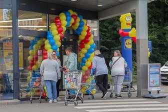 Lidl-Filiale in Glauchau nach Umbau am Donnerstag wiedereröffnet: Welche Neuerung es im Kassenbereich gibt - Die Lidl-Filiale an der Hans-Lorenz-Straße in Glauchau hat nach dem Umbau am Donnerstag wieder geöffnet.