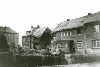 Liebesbriefe aus Limbach-Oberfrohna und was sie über den Bombenangriff von 1944 erzählen - Der Rosenhof in Limbach-Oberfrohna nach einem Bombeneinschlag. Wie das Leben im Krieg in der Stadt war, schildern 2600 Briefe eines Ehepaares.