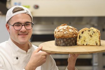 Lieblingsbäcker in Markersdorf: „Paul zählt zu den Top 10 der Brotbäcker in Sachsen“ - Juniorchef Paul Nitzsche hat Panettone gebacken. Im italienischen Mailand gehört der Kuchen zum traditionellen Weihnachtsgebäck. In der Markersdorf Bäckerei Nitzsche ist Panettone inzwischen genauso beliebt wie der traditionelle Butterstollen.
