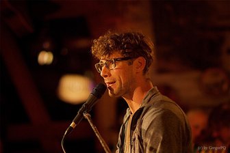 Liedermacher mit Kinder- und Familienkonzert in Auer Kirche - Liedermacher Jonathan Leistner gibt am Dienstagabend in der St.-Nicolai-Kirche Aue ein Konzert.