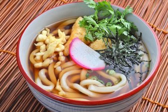 Lieferando-Voting: Restaurant aus Sachsen serviert bestes veganes Essen Deutschlands - Udon-Nudeln (Symbolfoto) sind eine asiatische Spezialität: Das Restaurant Chay Viet in der Dresdner Neustadt serviert sie wahlweise mit gut imitierten Fleischalternativen in den Geschmacksrichtungen Rind, Hähnchen oder Garnelen.
