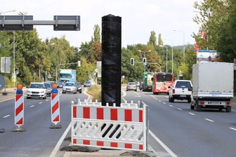 Lieferengpässe: Plauen schaltet neuen Dauer-Blitzer doch noch nicht scharf - Der neue Blitzer an der Dresdner Straße war am Dienstag noch verpackt.