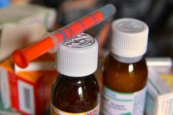 Lieferengpass: Mittelsächsischen Apotheken fehlt der Fiebersaft für Kinder - Derzeit Mangelware: Fiebersaft für Kinder.