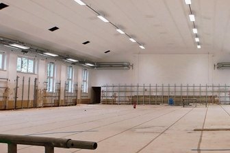 Lieferprobleme bringen Plan im Volkshaus in Meerane durcheinander - Die Volkshaus-Sanierung kostet zwei Millionen Euro. Das Foto entstand bei einem Termin im Mai.