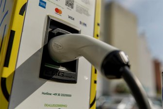 Lieferprobleme sind schuld: Höhere Netzspannung erst 2024 - Für digitale Ortsnetzstationen von Mitnetz Strom mit Mess- und Steuereinheiten gibt es Lieferprobleme.