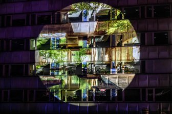 „Light our Vision“ in Chemnitz: So viele Menschen besuchten das Lichtkunstfestival 2025 - „Light our Vision“: Visionen für einen Ort, der noch keiner ist.