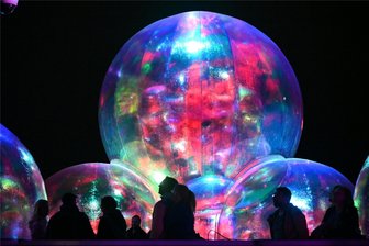 „Light our Vision“: So kommt das Lichtfestival in Chemnitz bei Besuchern an - Für viele Chemnitzer und Gäste ist „Light our Vision“ ein besonderes Ereignis.