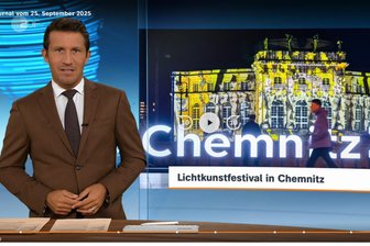 „Light our Vision“: ZDF-Nachrichten berichten über Chemnitzer Lichtkunst-Festival - Moderator Christopher Wehrmann kündigt im „heute journal“ den Beitrag über „Light our Vision“ an.