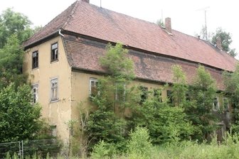 Limbach-Oberfrohna: Stadt will Rittergut-Abriss mit Klage durchsetzen - Das Herrenhaus des Rittergutes Kändler steht unter Denkmalschutz. Die Stadt Limbach-Oberfrohna will den Abriss vor Gericht erzwingen.