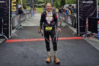 Limbacher Triathlet meistert höchsten Alpen-Marathon: „Das Härteste, das ich je gemacht habe“ - Erschöpft und total durchnässt, aber heil kam Alexander Kunze nach 9:05:05 Stunden und ein paar Extrakilometern im Ziel an.