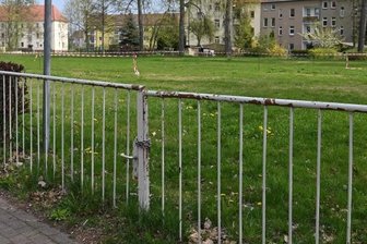Linke plädiert erneut für Öffnung des List-Areals - Das ehemalige List-Gelände am Rochlitzer Gymnasium ist verschlossen. Eine Öffnung ist nicht in Sicht. 